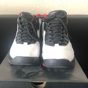 Air Jordan 10 ( with the 45 on the side )